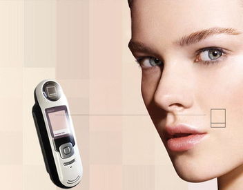 神奇粉底匹配儀 智能選擇色號，輕松搭配花卉禮品